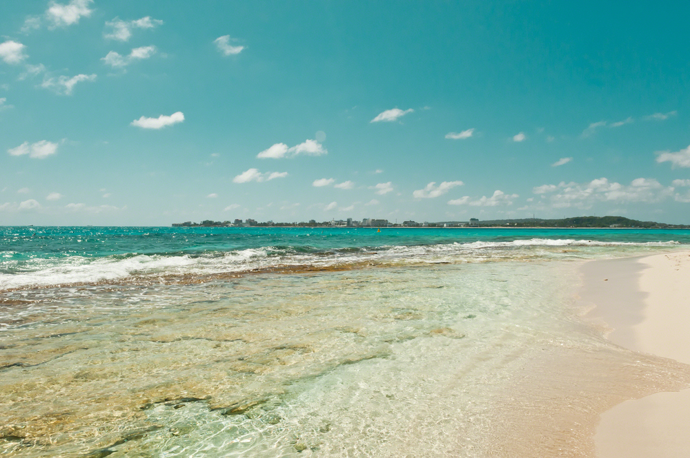 Agua cristalina en Johny Cay